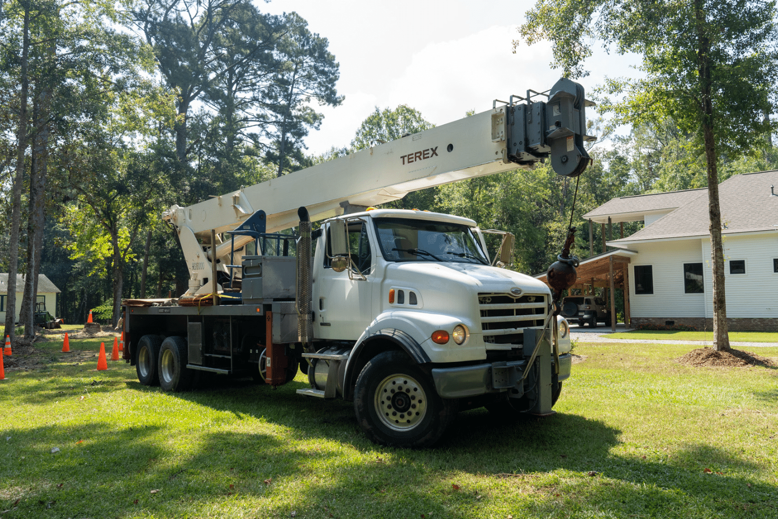 R M Tree Care |Crane Rental Service